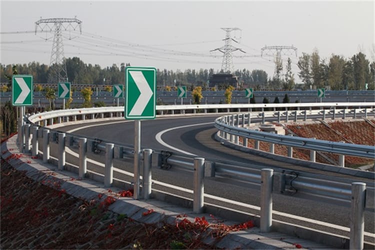 濰青六標二分部跨沈海高速涉路段第二次調(diào)流順利完成